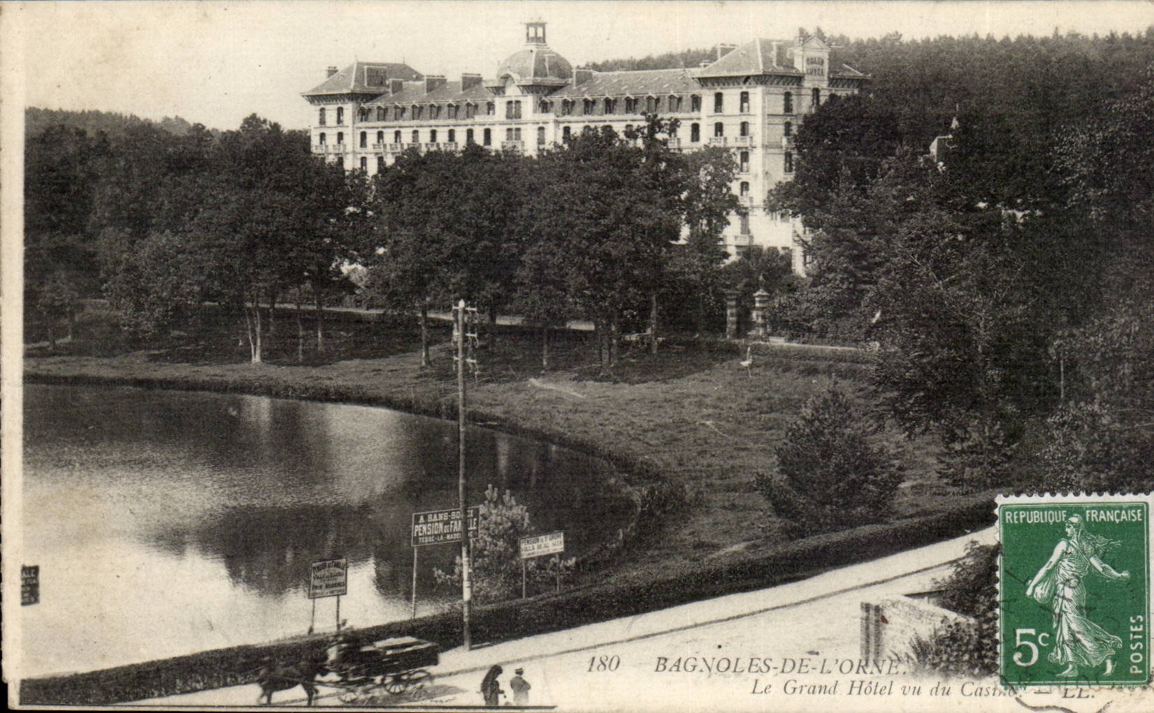 Bagnoles de l'orne CPA Le grand hotel vu du casino