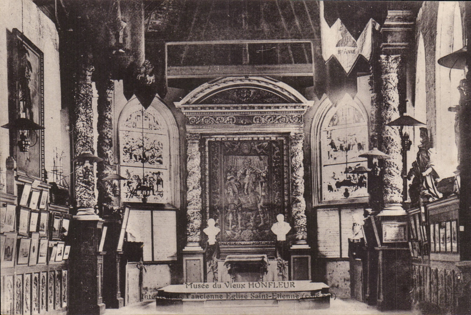 Intérieur de l'ancienne église Saint-Etienne à Honfleur — Musée du Vieux Honfleur