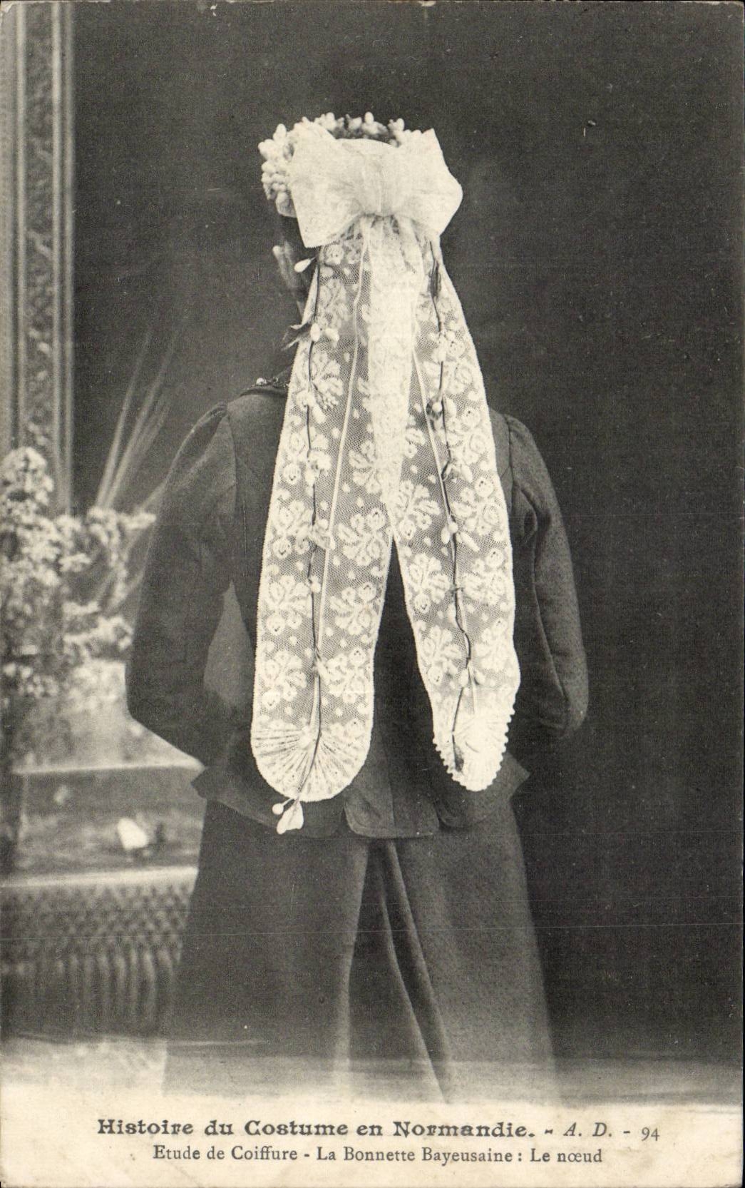 Costume normand - Bonnette bayeusaine : Le nœud - A.D. - 94