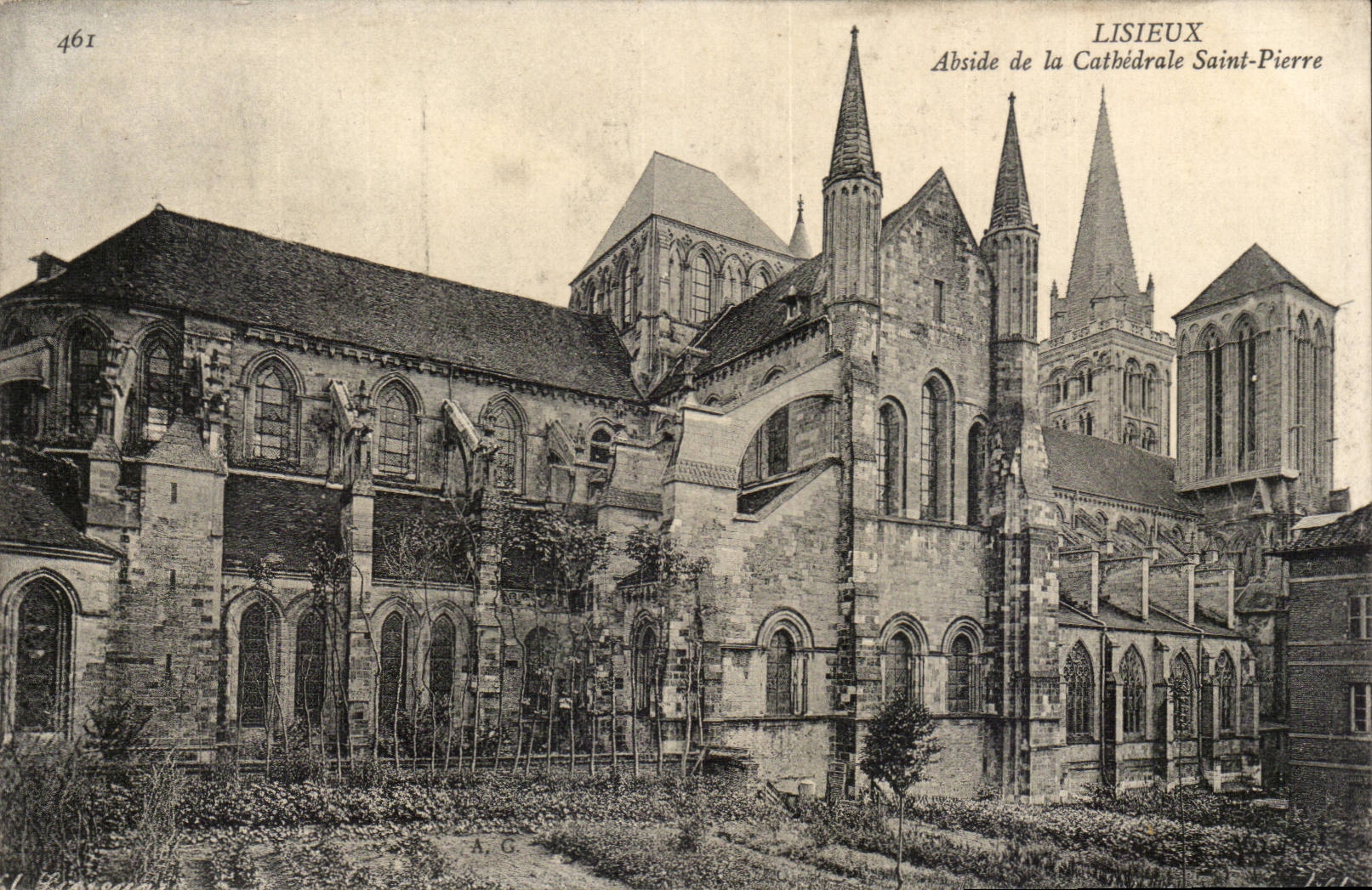 Lisieux CPA Abside de la cathedrale Saint Pierre