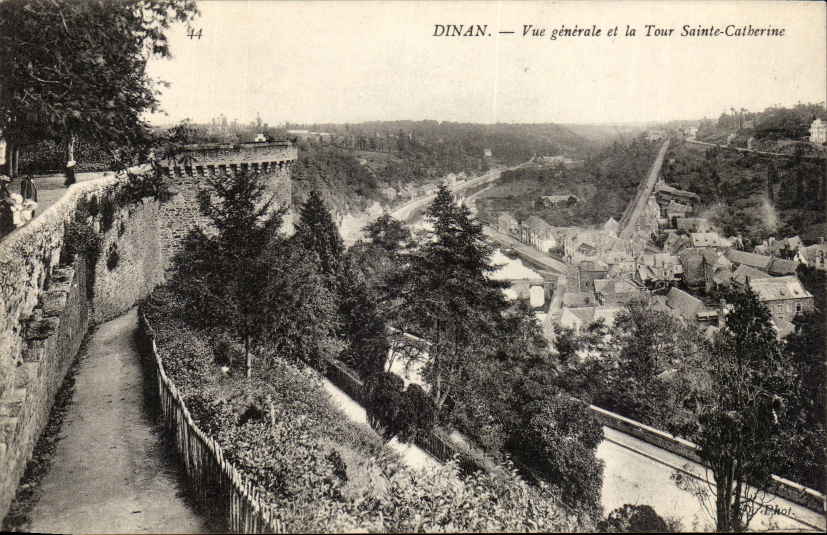 Dinan CPA Vue generale et la Tour Sainte Catherine