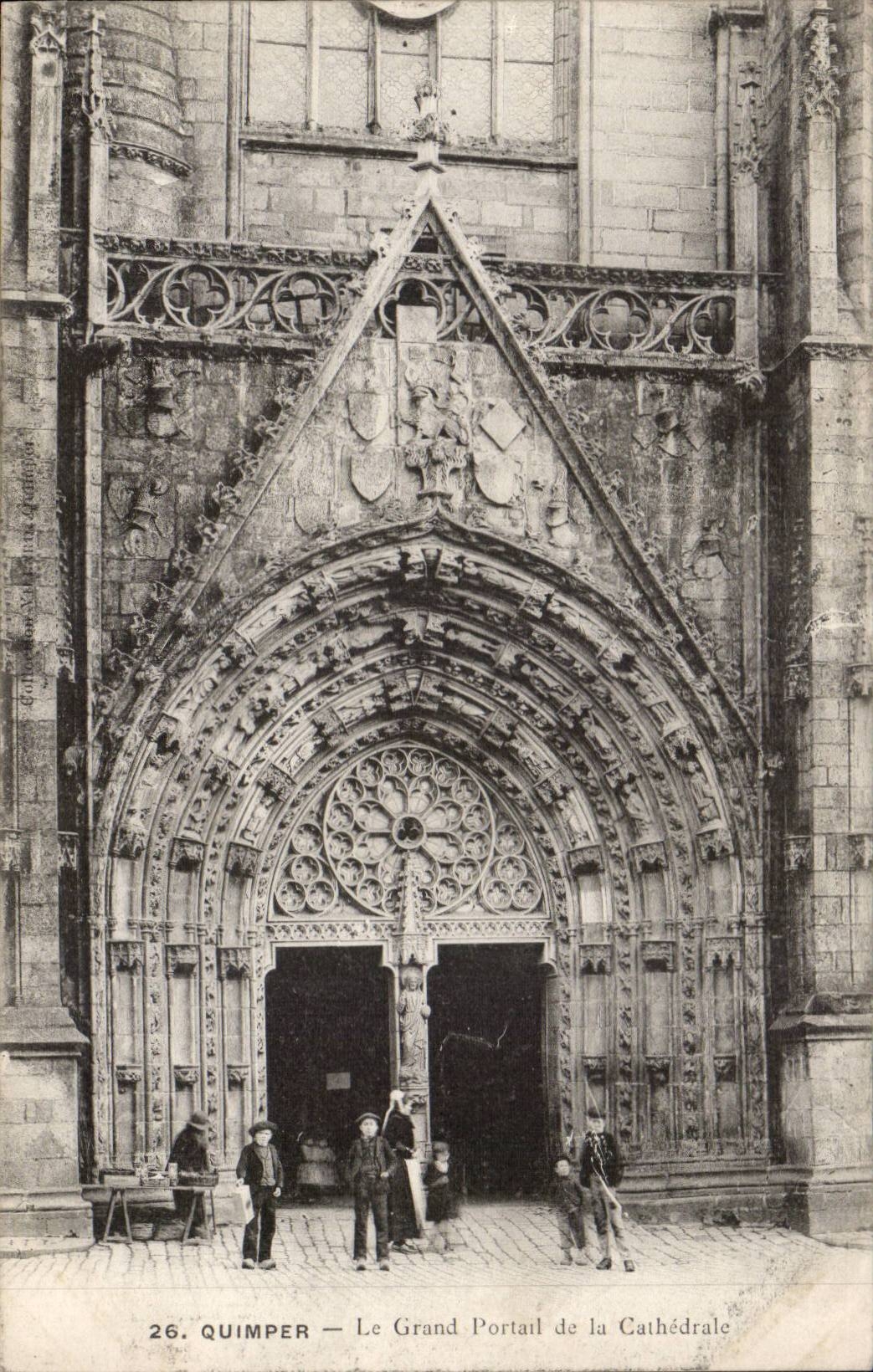 Quimper cPA Le grand portail de la cathedrale