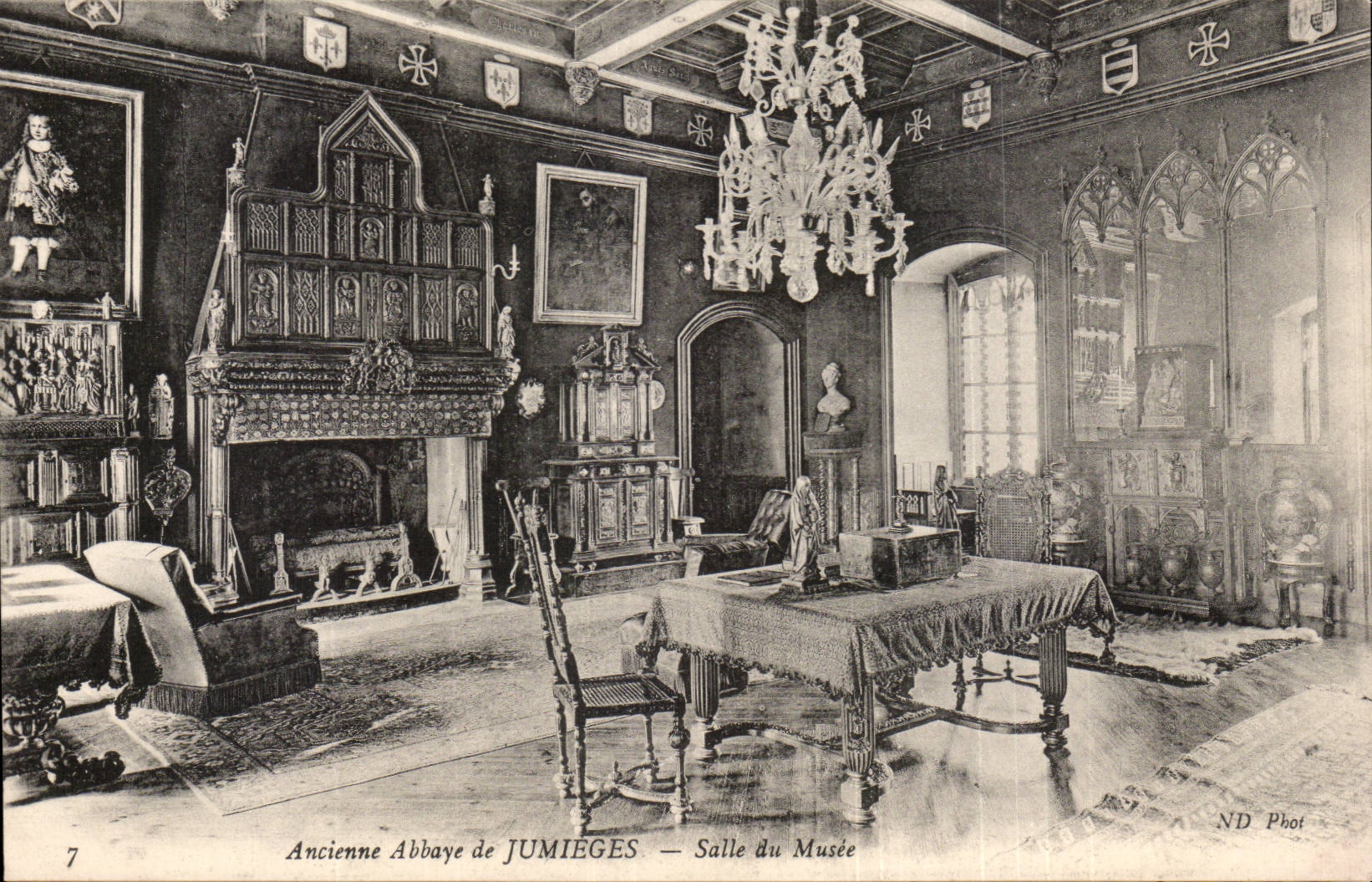 Jumieges CPA Anciennes abbaye de Jumieges Salle du musee