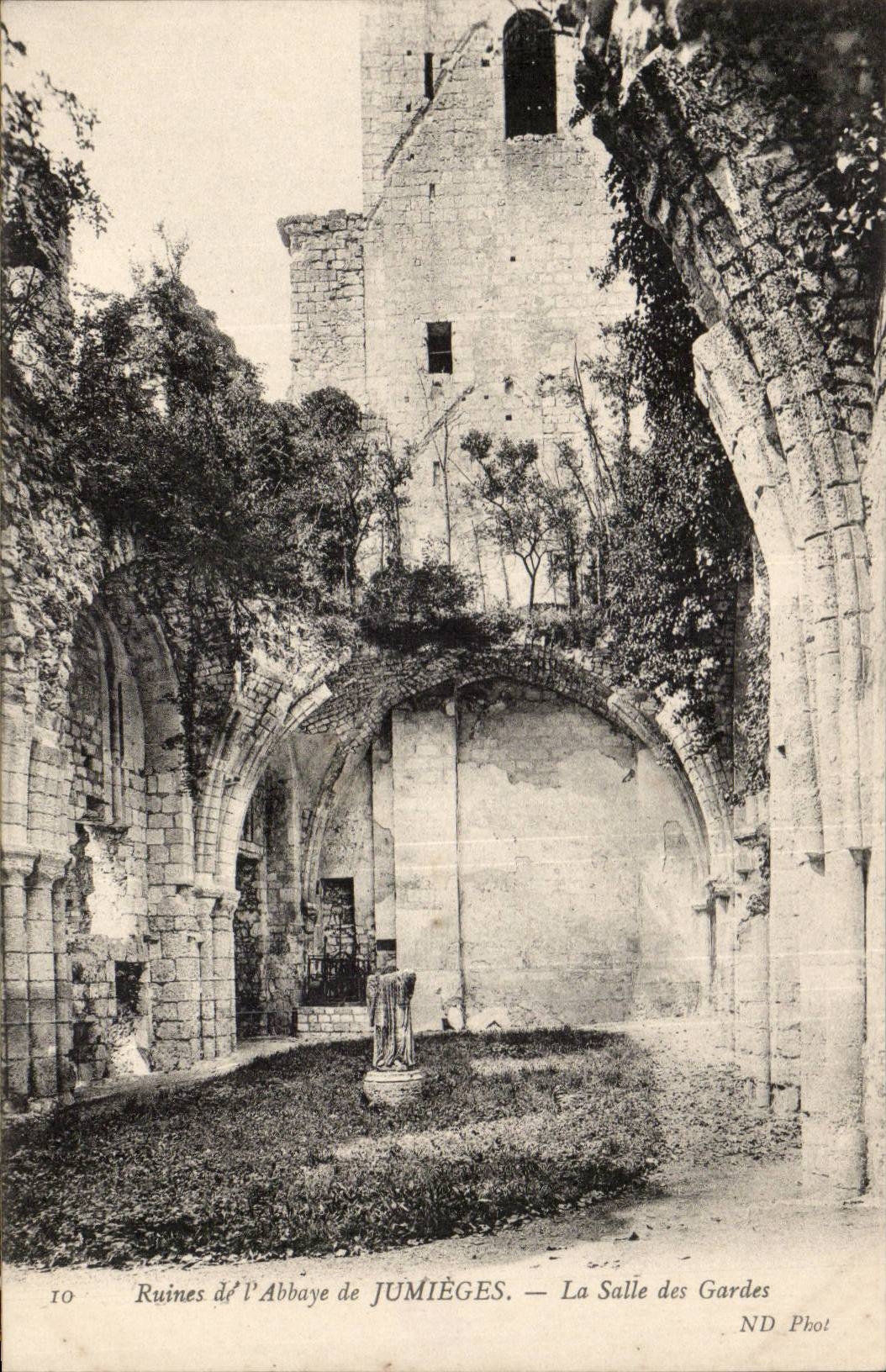 Ruinen der Abtei Jumièges — Die Wachstube — ND Phot