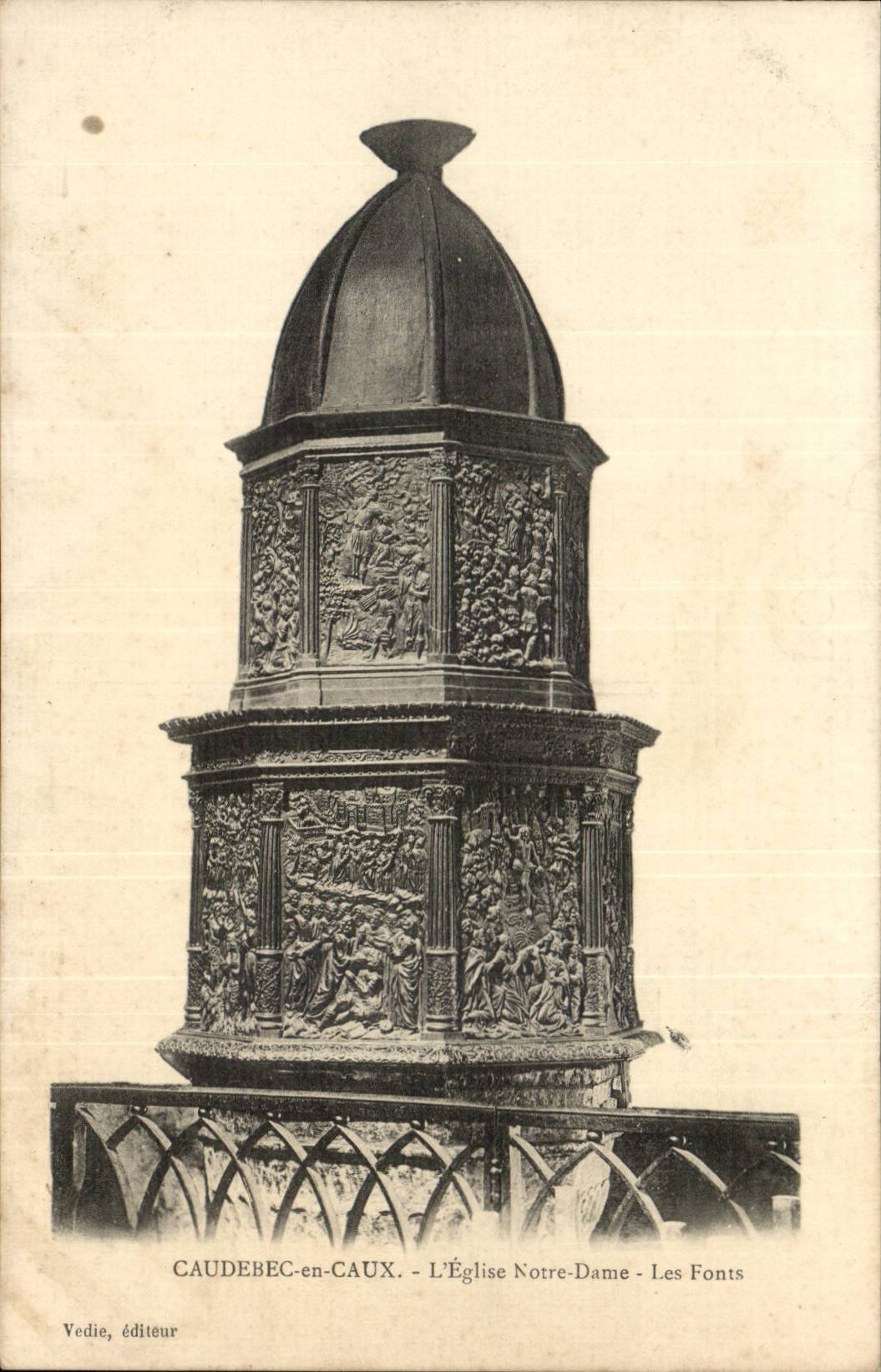 Caudebec en Caux CPA L'eglise Notre Dame Les fonts