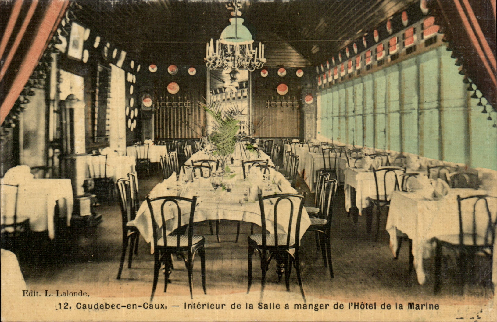 CAudebec en CAux CPA Interieur de la salle a manger de l'hotel de la marine