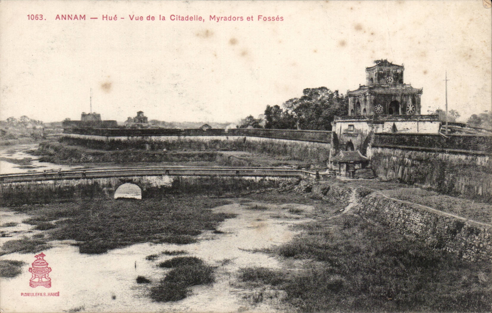 Annam Hue CPA Vue de la citadelle Myradors et fosses Indochine Indochina