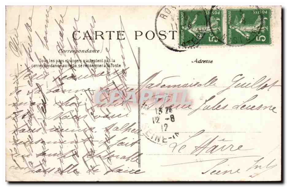 En Bretagne CPA Jeune bretonne et son porte bonheur (cochon pig) — Back