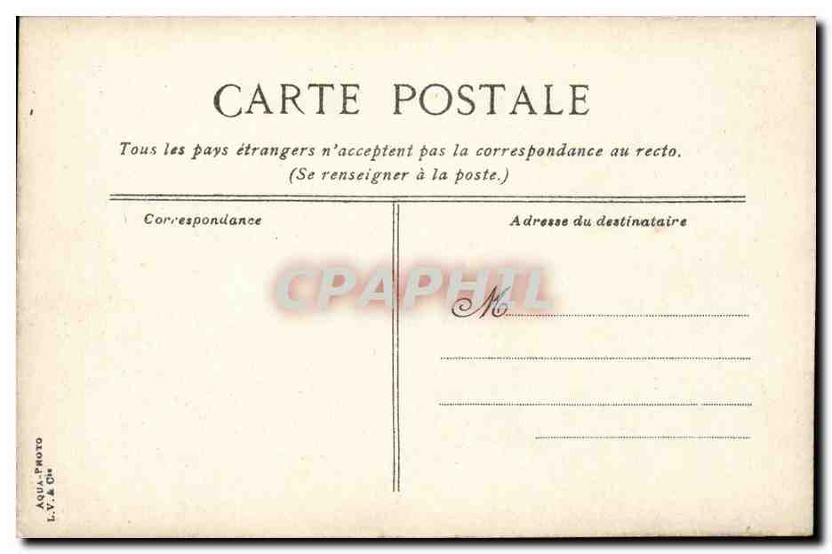 Saint-Malo - La Place Châteaubriand — éditeur L.V. & Ch. n° 752 — Reverso