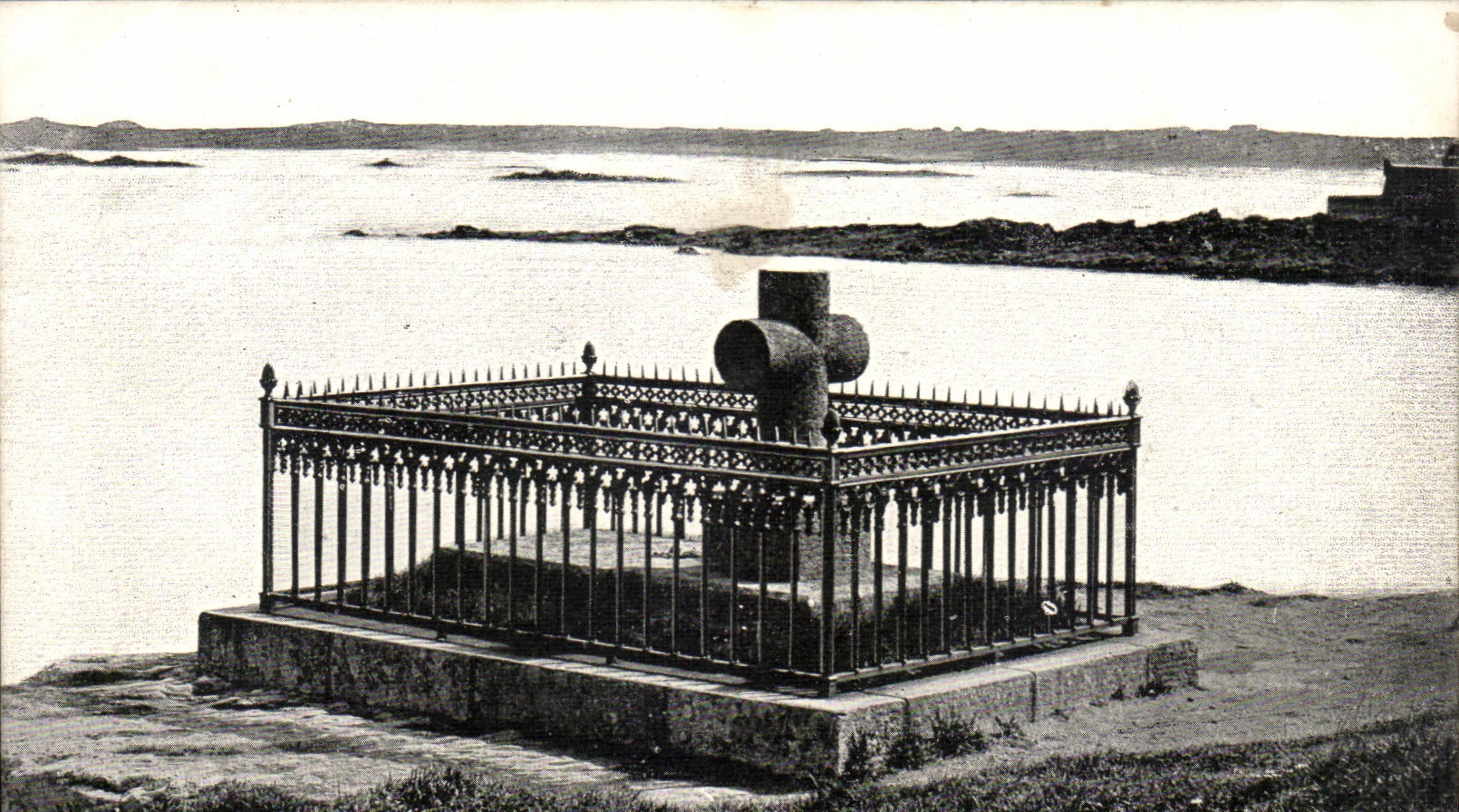 Croix de la Pointe de la Garenne — vue panoramique — L.V. & Cie, Aqua Photo