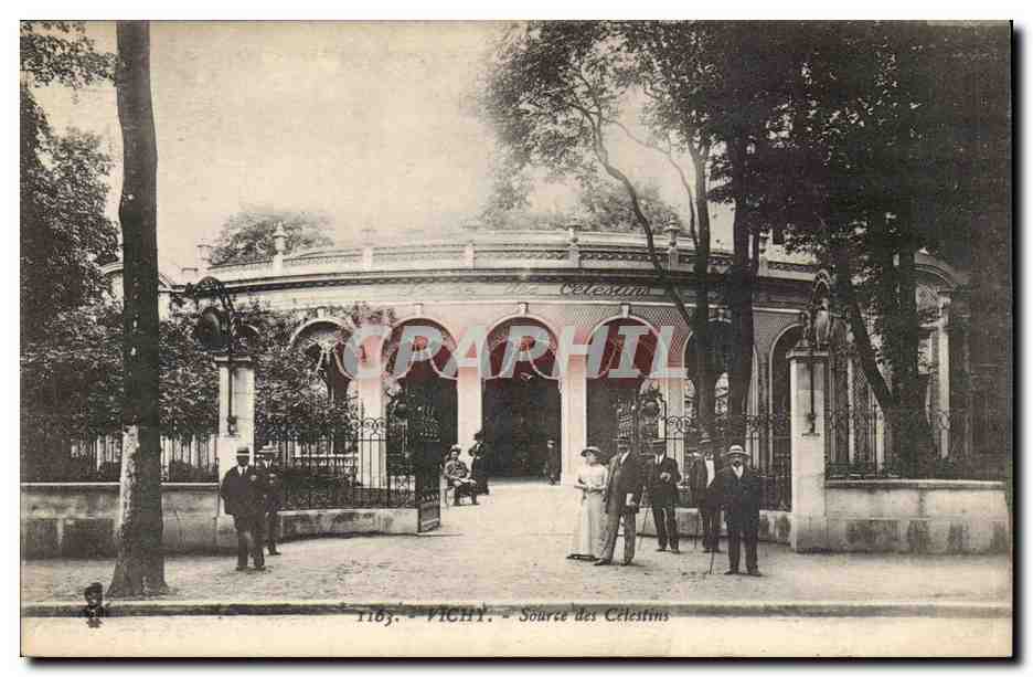 Vichy - Source des Celestins - CPA 