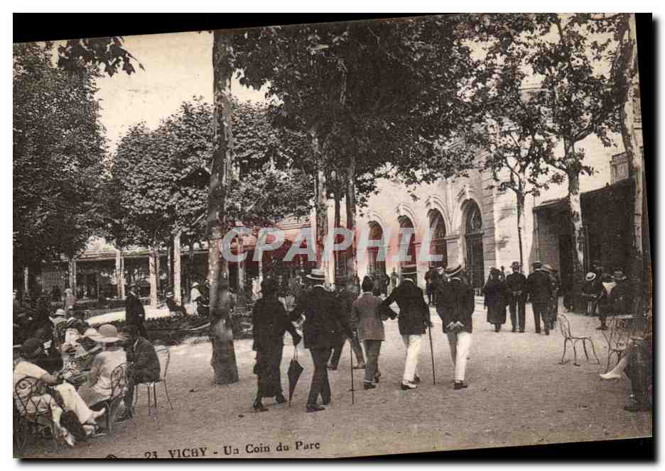 Vichy - Un Coin du Parc - CPA 