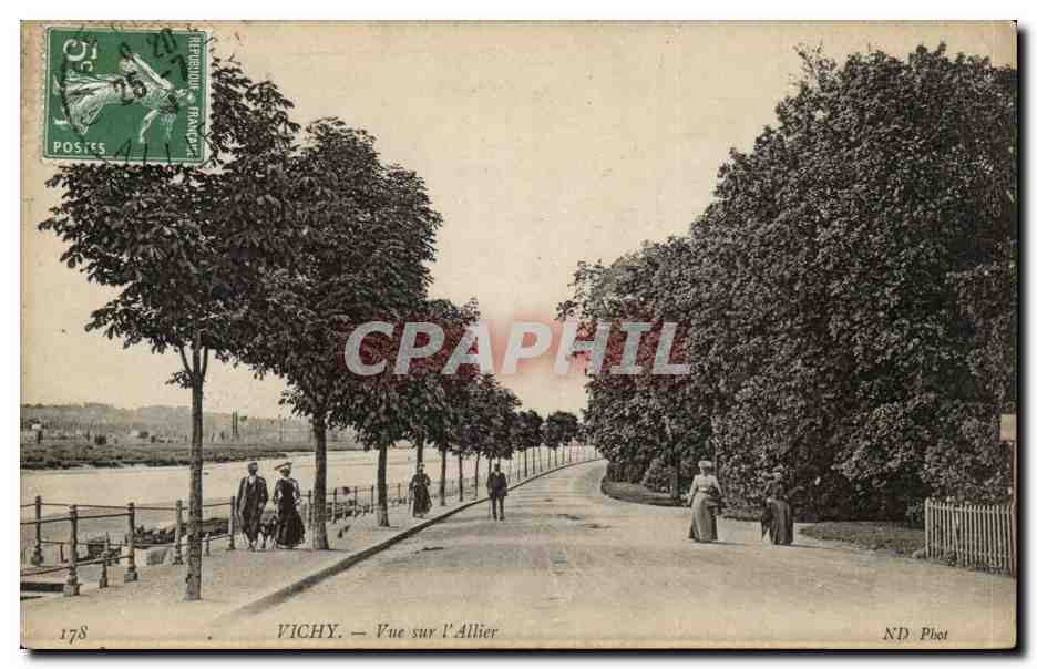 Vichy - Vue sur l'Allier - CPA 
