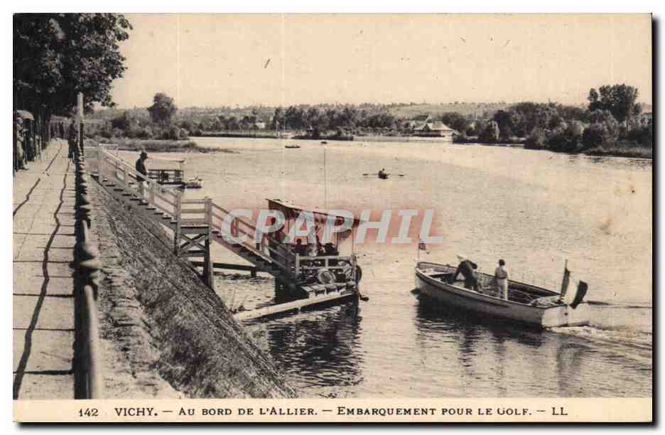 Vichy - Au Bord de L'Allier - Embarbarquement pour le Golf - sport - CPA 