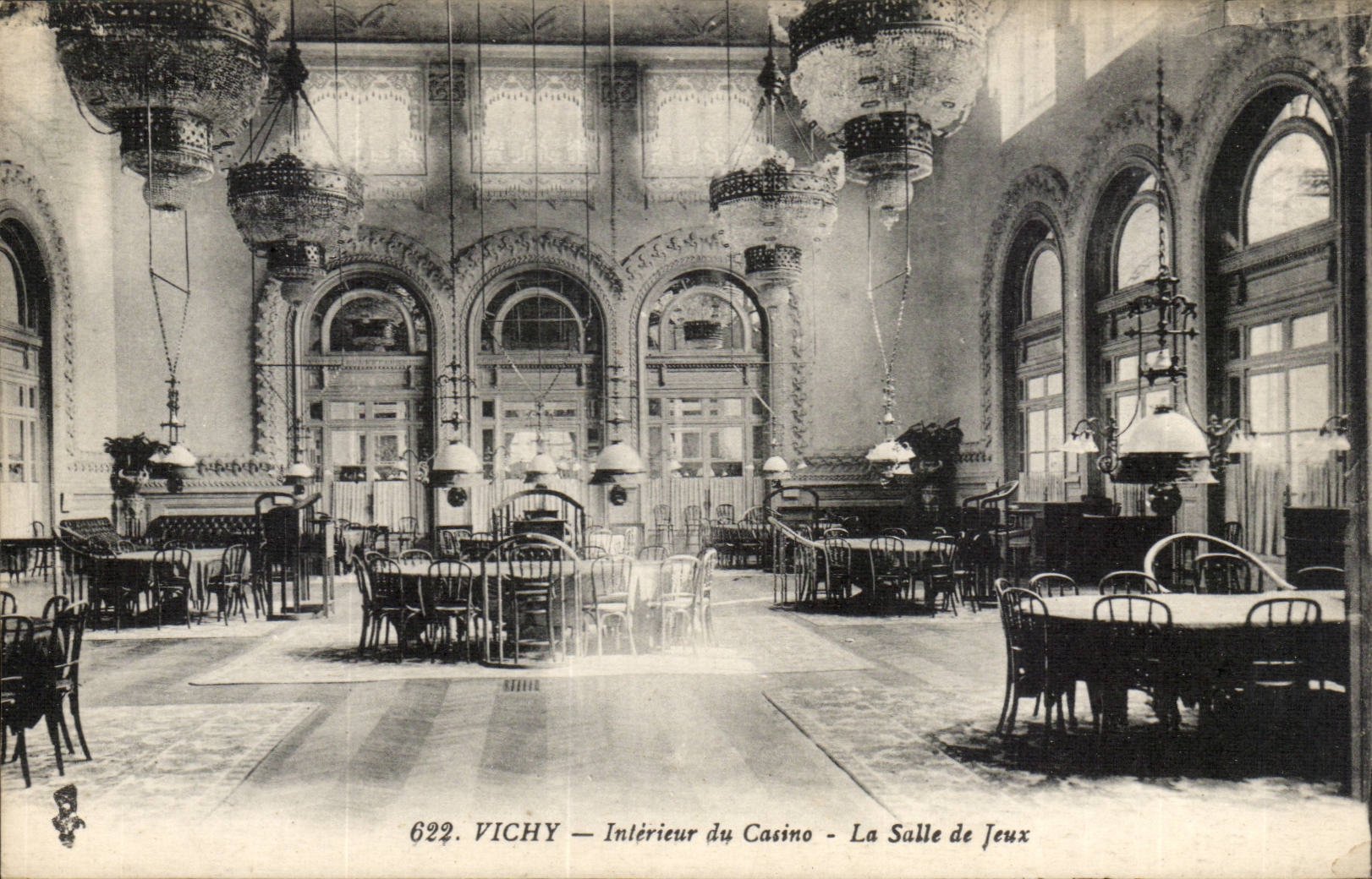 Vichy - Interieur du Casino - La Salle de Jeux - CPA 