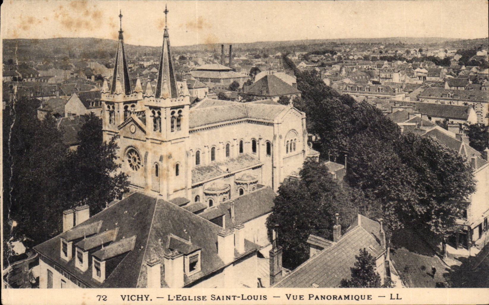 Vichy - L'Eglise Saint Louis - Vue Panoramique - CPA 
