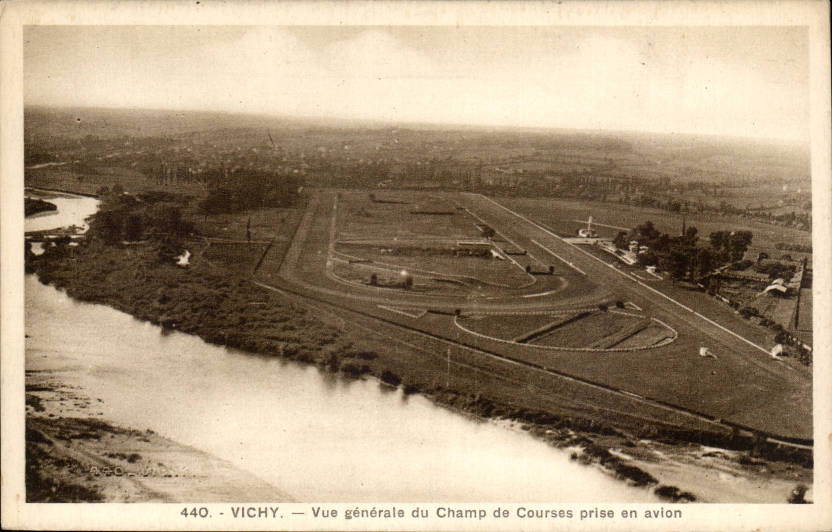 Vichy - Vue Generale du Champ de Courses prise en avion - CPA 