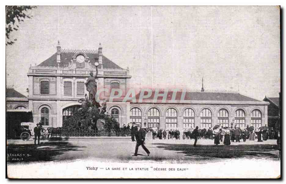 Vichy - La Gare et la Statue Deese des Eaux - CPA 