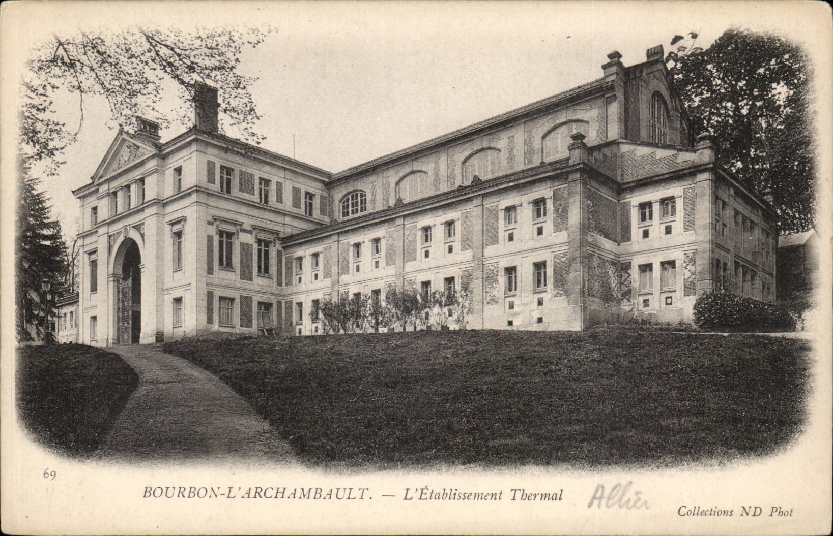 Bourbon l'Archambault - L'Etablissement Thermal - CPA 