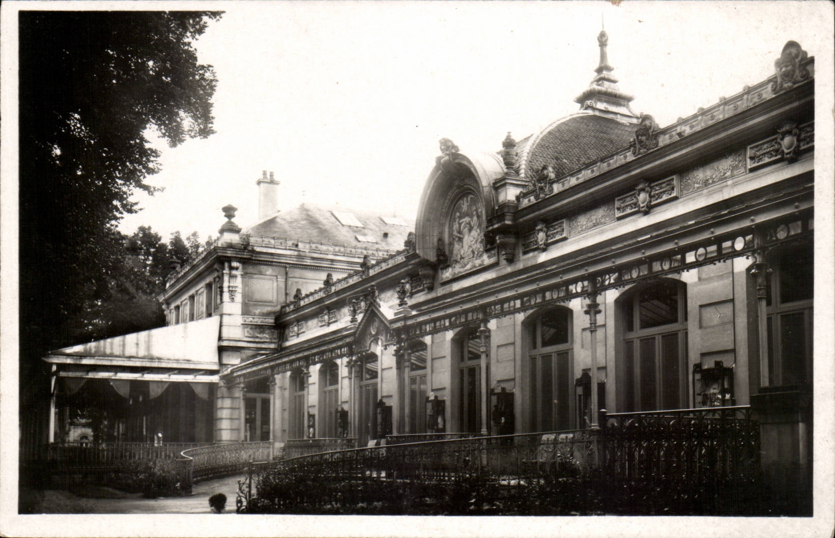 Neris les Bains - Le cafe du Casino et les Salles de jeux - CPA 