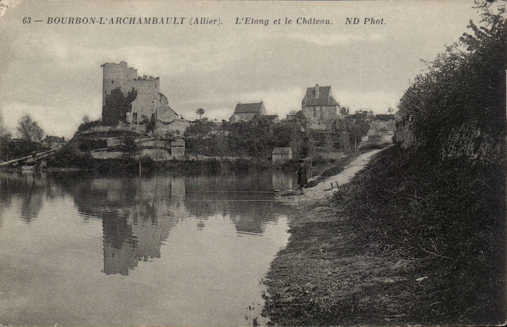 Bourbon l'Archambault - L'Etang et le Chateau - CPA 