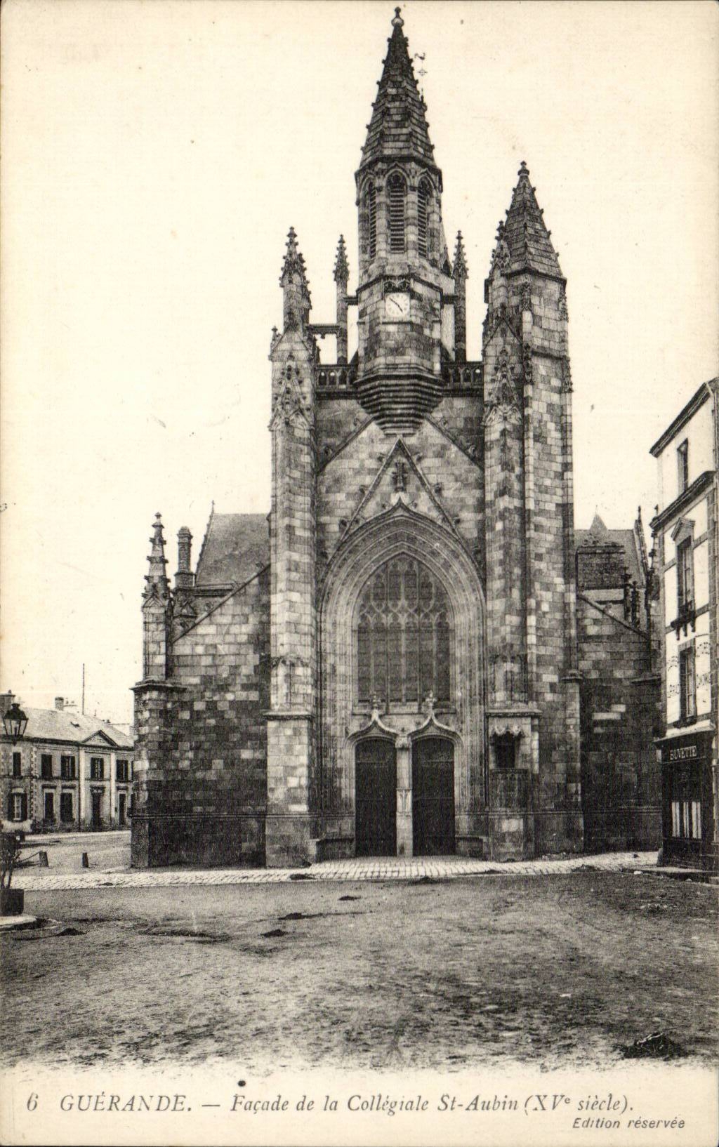 Guerande - Facade de la Collegiale St Aubin - CPA 