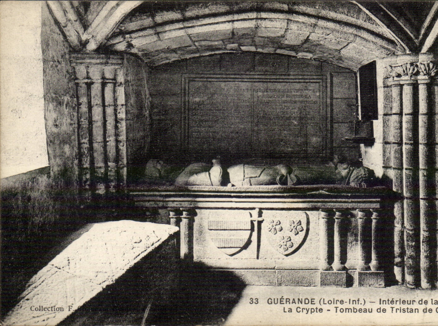 Guerande - Interieur de la Collegiale - La Crypte - Tombeau de Tristan de Carne - CPA 