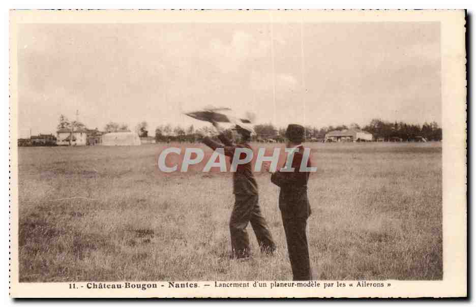 Castle of Bougon - Nantes — Launch of a Model Glider by the « Ailerons »