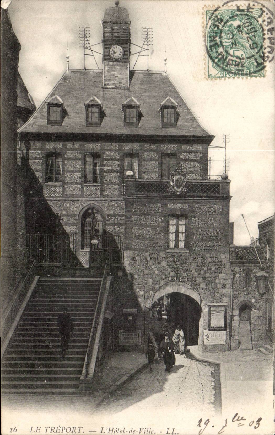 Le Treport - L'Hotel de Ville - CPA 