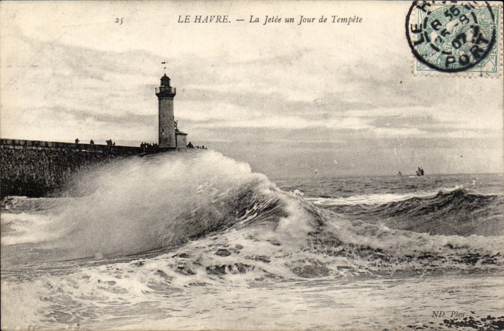 Le Havre - La Jetee un Jour de Tempete - CPA 