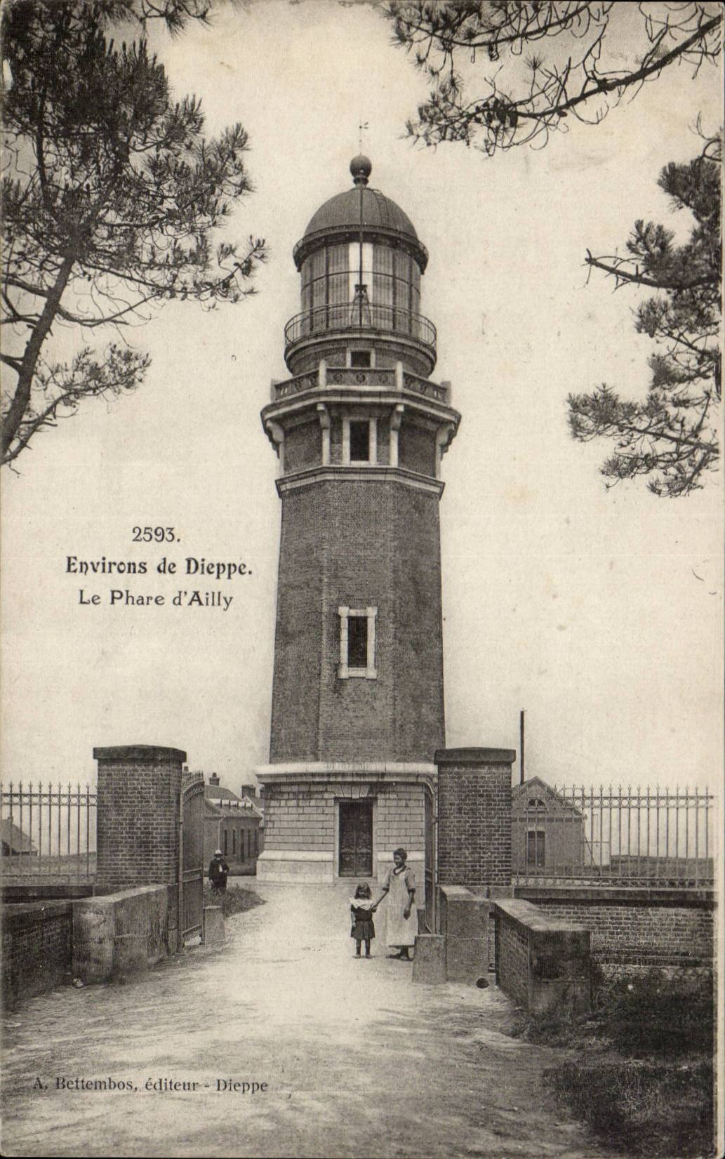 Environs de Dieppe CPA La phare d'Ailly (ligththouse)