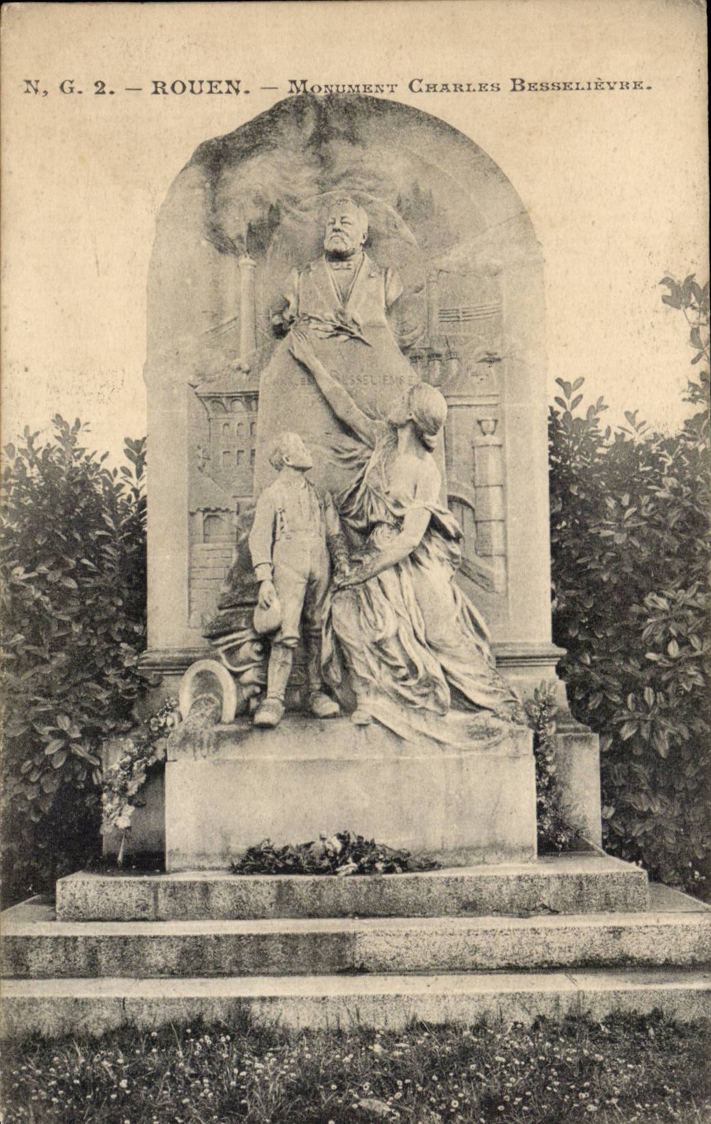 Rouen CPA Monument Charles Besselievre