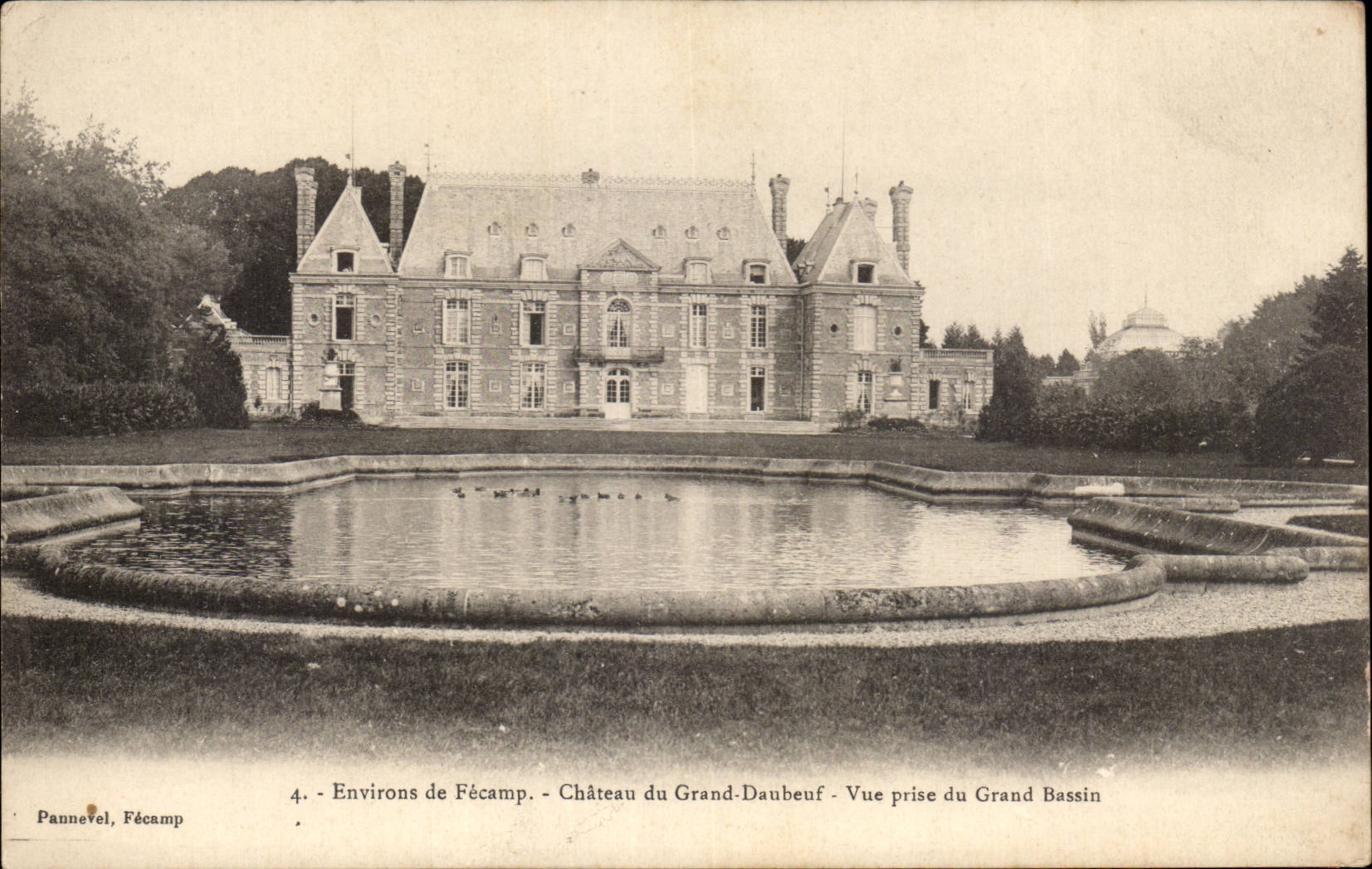 CPA Environs de Fecamp Chataeu de grand Daubeuf Vue prise du grand bassin