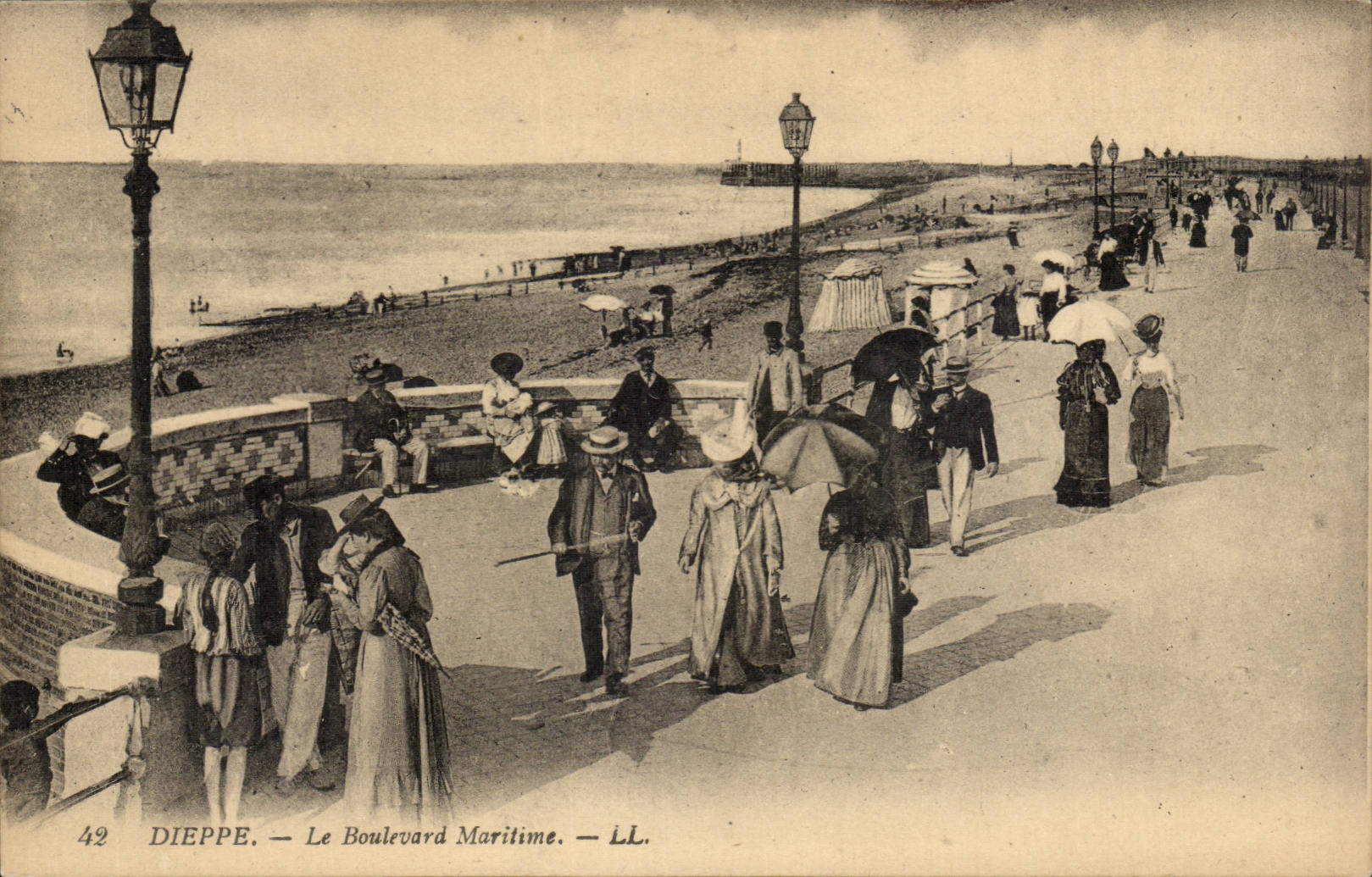 Dieppe CPA Le boulevard maritime
