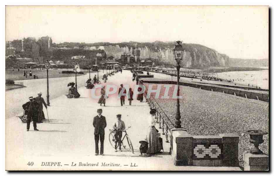 Dieppe CPA Le boulevard maritime
