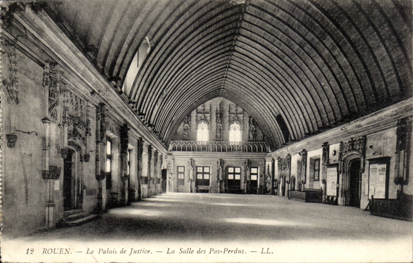 Rouen CPA Le palais de justice La salle des pas perdus