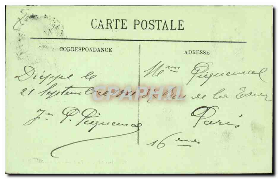 Dieppe CPA La place du puits sale (cafe des tribunauxa — Verso