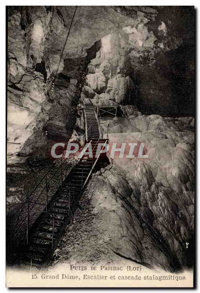 Puits de Padirac (Lot) — Grand Dôme, Escalier et cascade stalagmitique — n°15