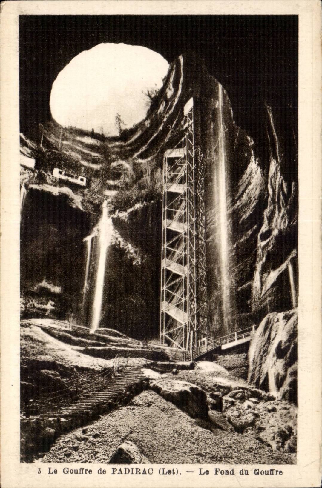 Le Gouffre de PADIRAC (Lot) — Le Fond du Gouffre — Éditeur : hototypie-Hélio, Limoges