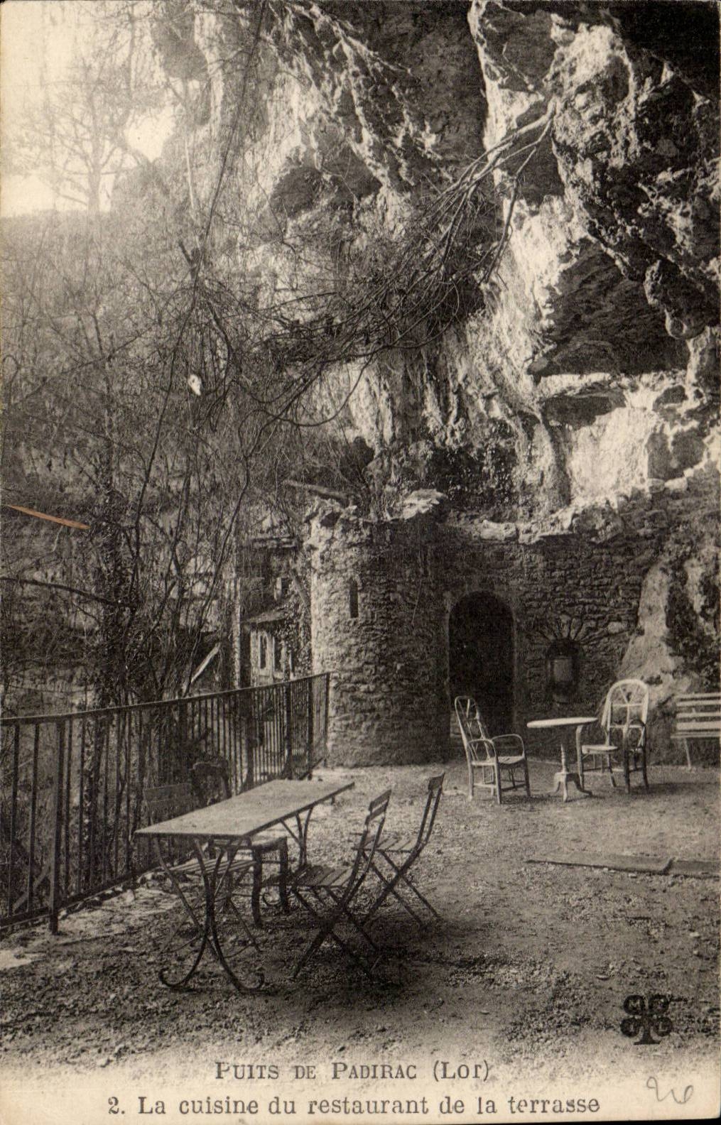 Padirac CPA Le puits la cuisine du restaurant de la terrasse