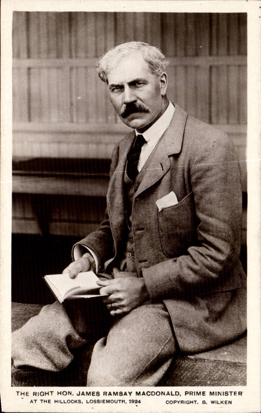James Ramsay MacDonald — Premier ministre — B. Wilken, n° de série non visible