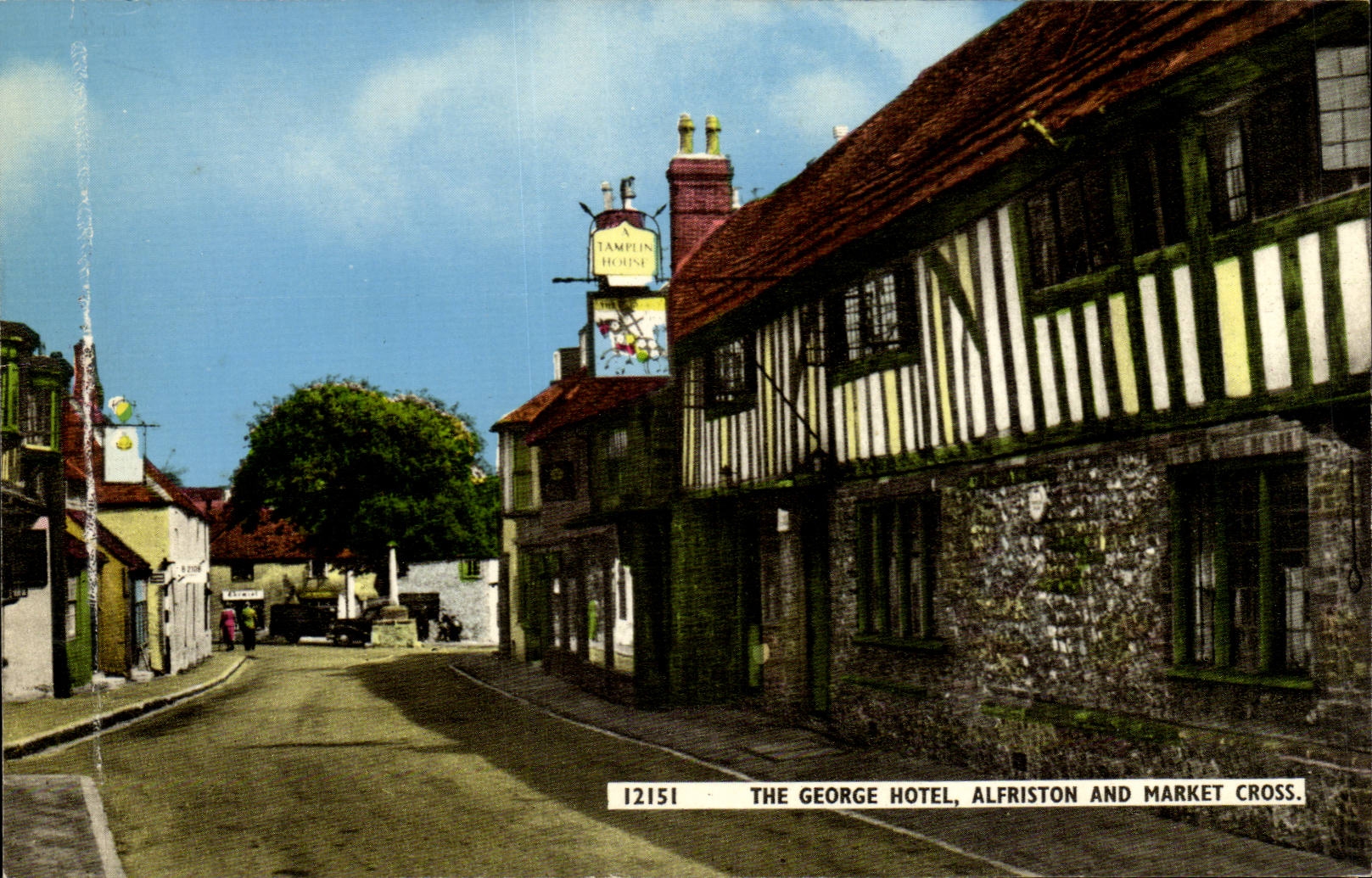Alfriston et Market Cross — Le George Hotel et Tamplin House — éditeur Shoesmith & Leithings