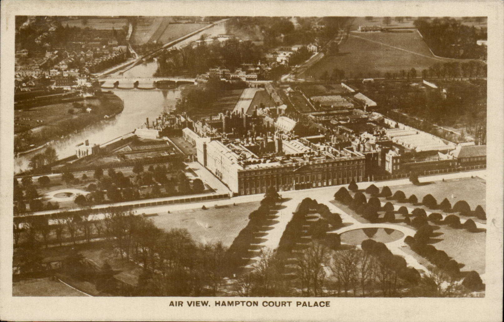 Grande Bretagne Great BRitain CPA air view Hampton Court palace