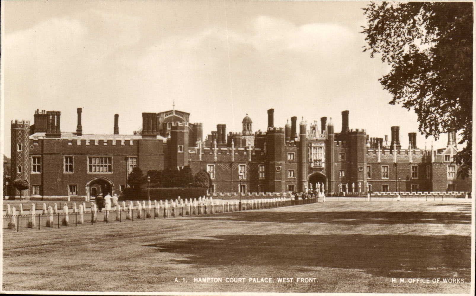 Grande Bretagne Grande Bretagne CPA Hampton court palace West front