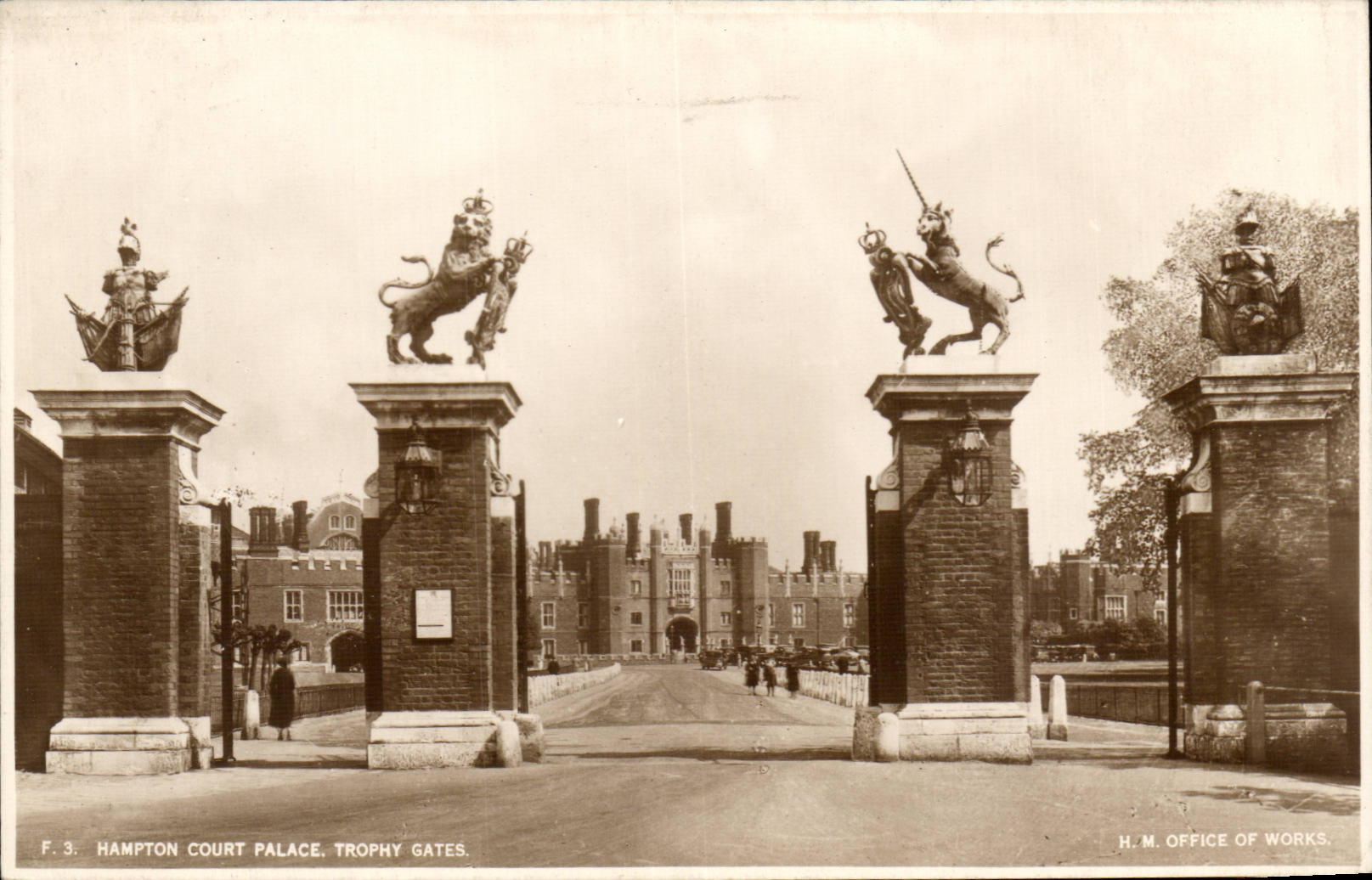 Grande Bretagne Grande Bretagne CPA Hampton court palace Trophy gates