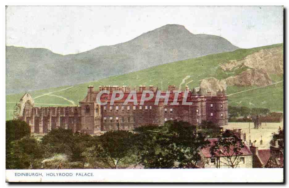 Edinburgh, Holyrood Palace — vue panoramique avec montagne en arrière-plan — Photochrom Co. Ltd.