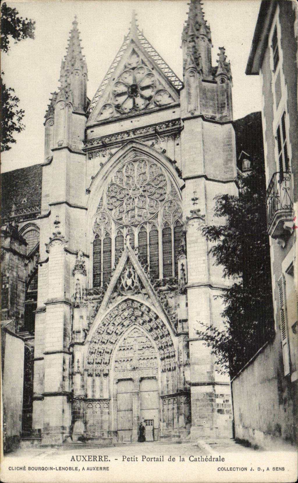Auxerre CPA Petit portail de la cathedrale 