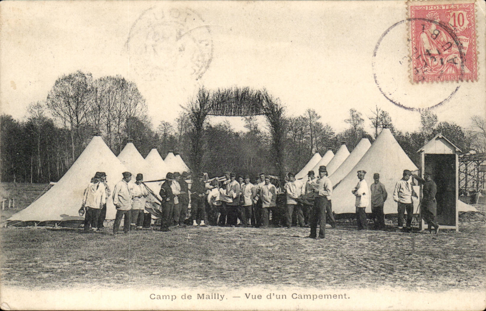 Camp de Mailly CPa Vue d'un campement (militaria)