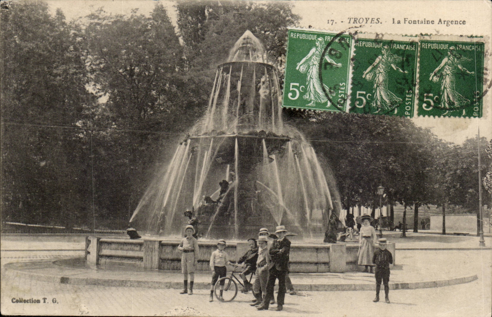 Troyes CPA La fontaine Argence