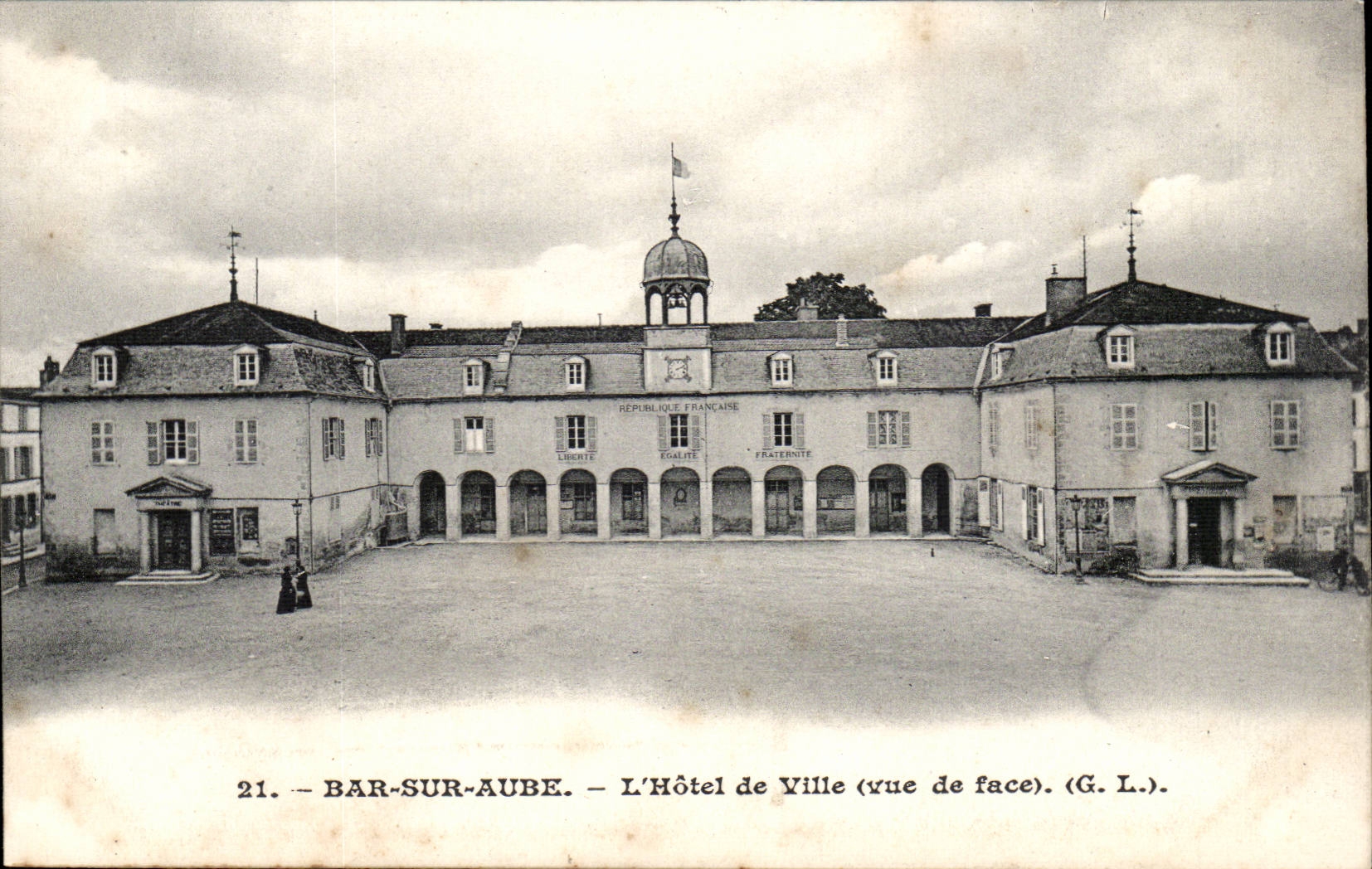 Bar sur Aube CPA Hotel de ville (vue de face)